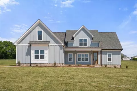 118 Orchard Grass Ct, Mocksville, NC 27028