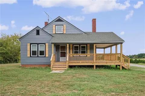 2429 Smithtown Rd, East Bend, NC 27018