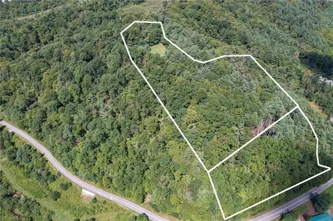 97 View Ln, Laurel Springs, NC 28644