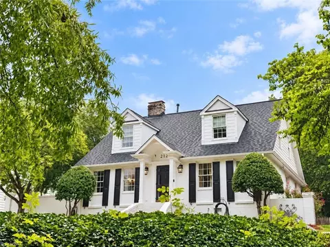 212 Country Club Dr, Greensboro, NC 27408
