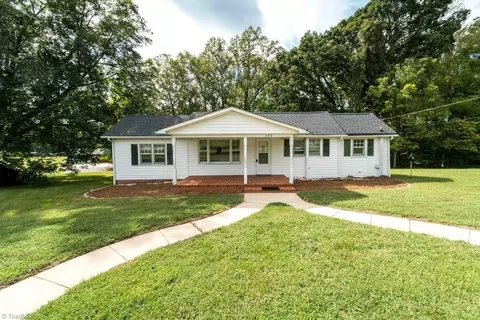 730 Walkertown Guthrie Rd, Walkertown, NC 27107
