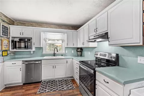 Kitchen - 230 Old Farm Rd E, Salisbury, NC 28146 photo 2 of 4