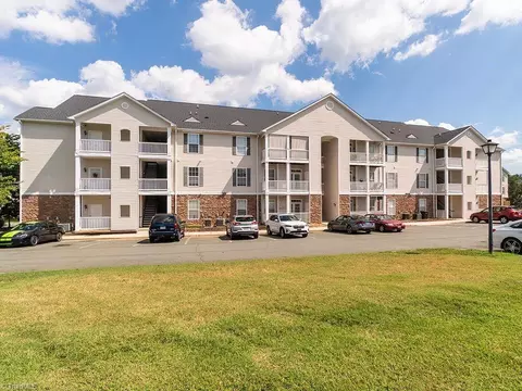 3031 Winston Dr, Burlington, NC 27215
