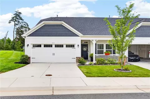 1671 Coopers Hawk Dr, Kernersville, NC 27284