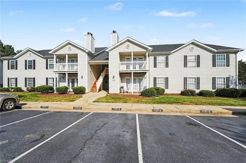 7137 Friendly Ave #C, Greensboro, NC 27410