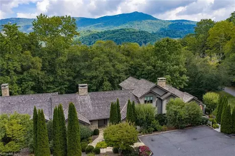 659 Clubhouse Dr #D2, Banner Elk, NC 28604