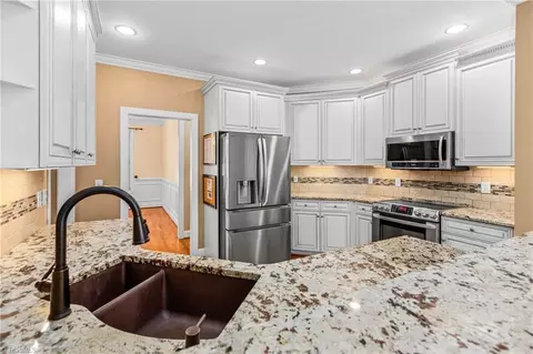 Kitchen - 7479 Fox Chase Dr, Trinity, NC 27370 photo 3 of 4