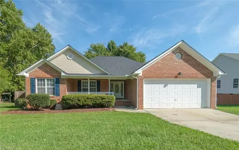2103 Forest Edge Dr, Greensboro, NC 27406