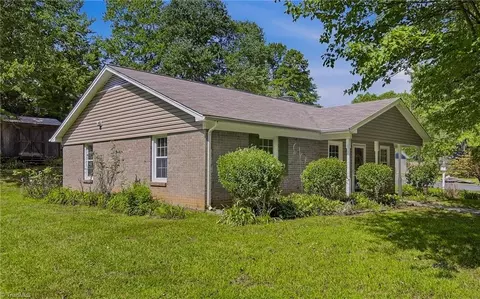 2200 Creekwood Dr, Greensboro, NC 27407