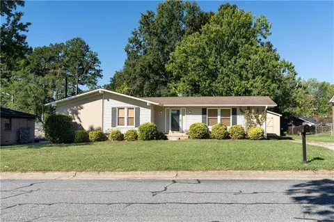 3006 Saxon Pl, Greensboro, NC 27406