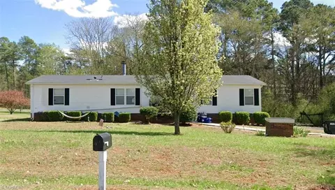 43776 Cypress Crossing Rd, New London, NC 28127