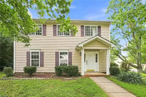 1495 Fiddlers Knoll Dr, Kernersville, NC 27284
