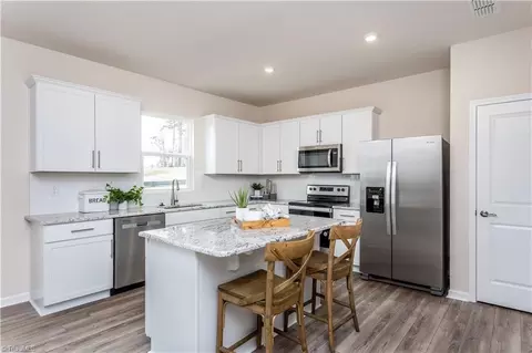 Kitchen - 404 Chesney Pl, Thomasville, NC 27360 photo 2 of 3