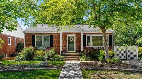 110 Mayflower Dr, Greensboro, NC 27403
