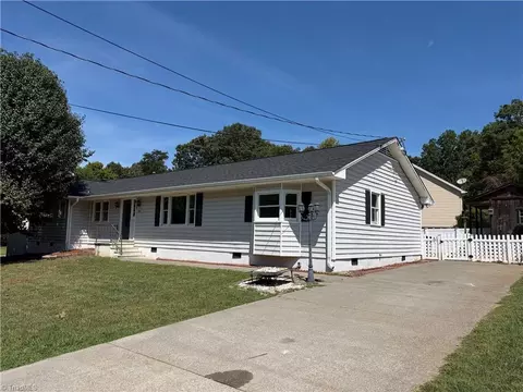 101 Tipperary Ln, Winston Salem, NC 27104
