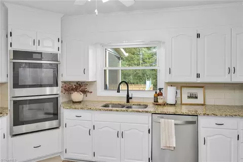Kitchen - 2231 Arbor Grove Church Rd, Purlear, NC 28665 photo 5 of 6