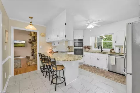 Kitchen - 2231 Arbor Grove Church Rd, Purlear, NC 28665 photo 4 of 6