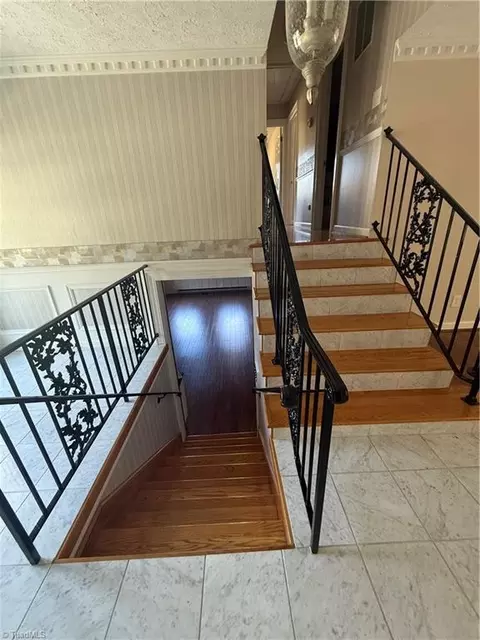 Entry Way - 321 Pineview Dr, Mount Airy, NC 27030 photo 2 of 4