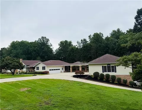 Exterior - 321 Pineview Dr, Mount Airy, NC 27030 photo 13 of 14