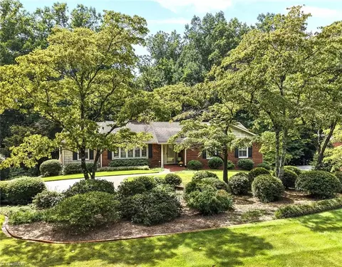 311 Pineridge Dr, Winston Salem, NC 27104