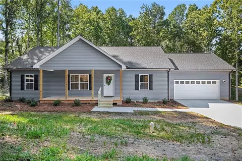 406 Grant St, Yadkinville, NC 27055