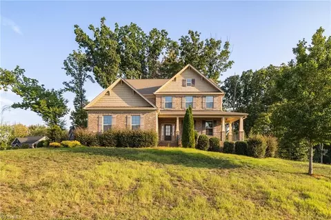 8001 Laffin Ct, Stokesdale, NC 27357