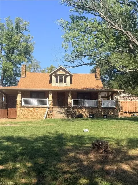 907 Irvin Farm Rd, Reidsville, NC 27320