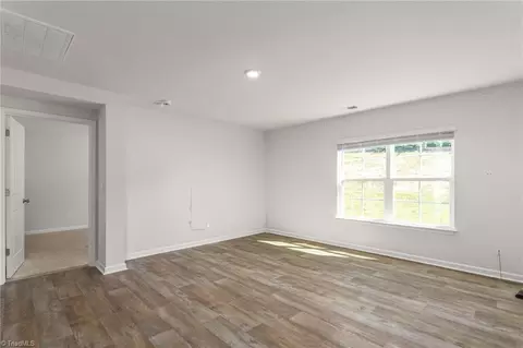 Living - 5026 Crest Ct, Trinity, NC 27370 photo 1 of 1