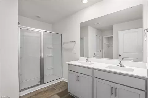 Entry Way - 5026 Crest Ct, Trinity, NC 27370 photo 6 of 8