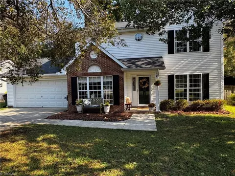 1155 Somerset Crossing Ln, Kernersville, NC 27284