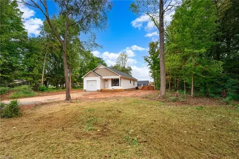 104 Roseman Ln, Statesville, NC 28625