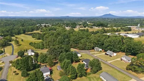 3337 Coventry Forest Ln, King, NC 27021 photo 3