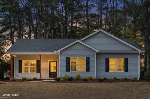 807 Claymore Ct, Reidsville, NC 27320