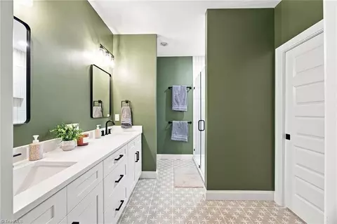 Bath - 495 Jacobs Dr, Salisbury, NC 28144 photo 3 of 7