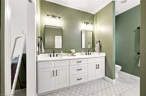 Bath - 495 Jacobs Dr, Salisbury, NC 28144 photo 2 of 7