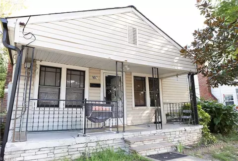 907 Roosevelt St, Winston Salem, NC 27105