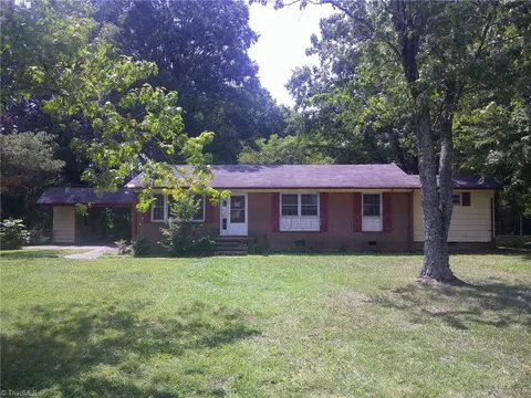 320 Vandalia Rd E, Greensboro, NC 27406