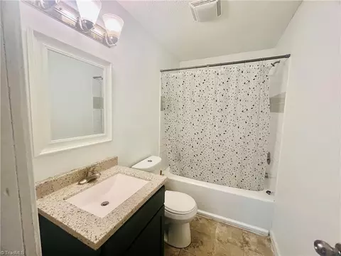 Bath - 608 Unity St, Thomasville, NC 27360 photo 1 of 2