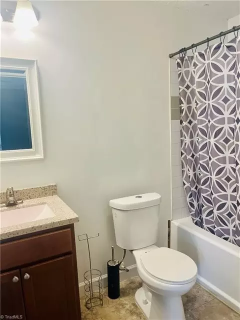 Bath - 608 Unity St, Thomasville, NC 27360 photo 2 of 2