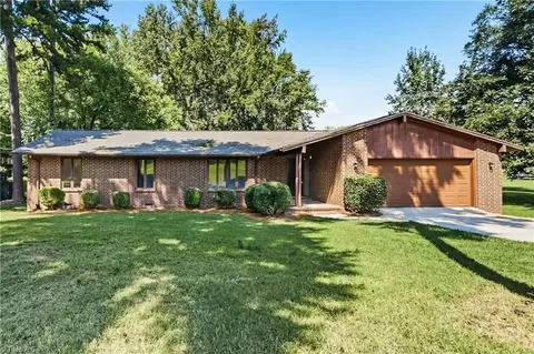 4103 Hickory Tree Ln, Greensboro, NC 27405