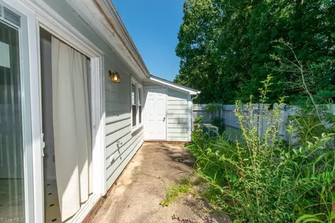 Exterior - 1418 Bailey Cir, High Point, NC 27262 photo 1 of 1
