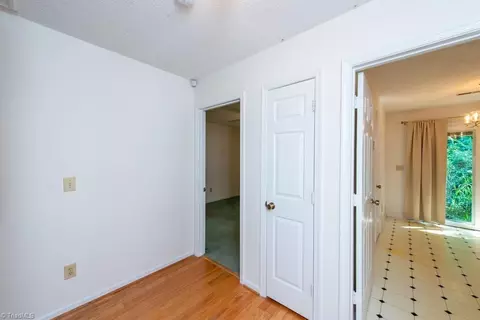 Entry Way - 1418 Bailey Cir, High Point, NC 27262 photo 2 of 4