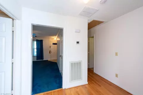 Entry Way - 1418 Bailey Cir, High Point, NC 27262 photo 1 of 4