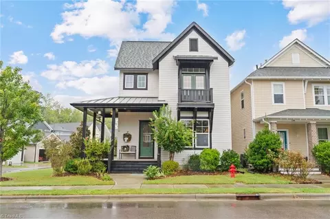 140 Rock Ledge Dr, Chapel Hill, NC 27516