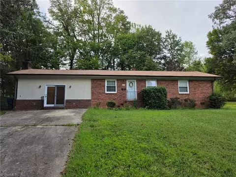 379 Maple Ave W, Mocksville, NC 27028