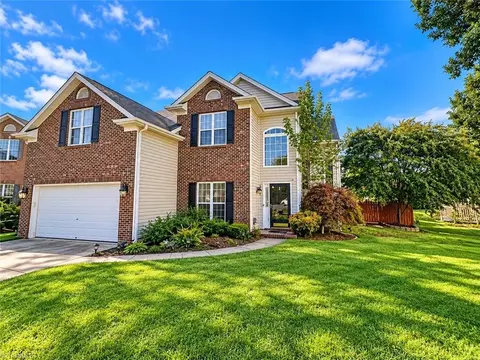 4270 Lindsey Ln, Winston Salem, NC 27106