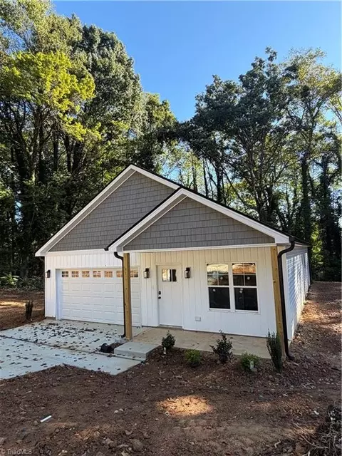 4625 Andrews Dr, Winston Salem, NC 27106