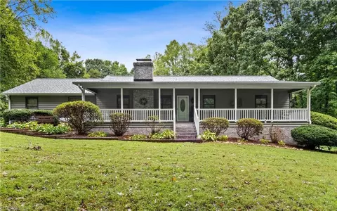 6875 Vance Rd, Kernersville, NC 27284