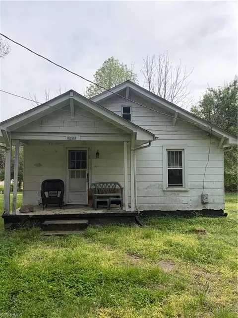 2801 Vandalia Rd W, Greensboro, NC 27407