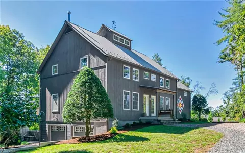 145 Decoy Dr, Wilkesboro, NC 28697